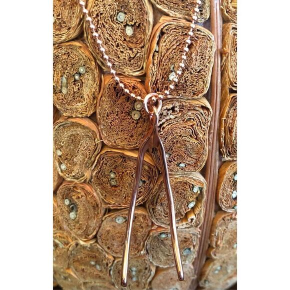 MARC JACOBS - NWOT - Rose-Gold-Plated Wishbone Fashion Necklace. Good Luck Charm - Picture 13 of 16